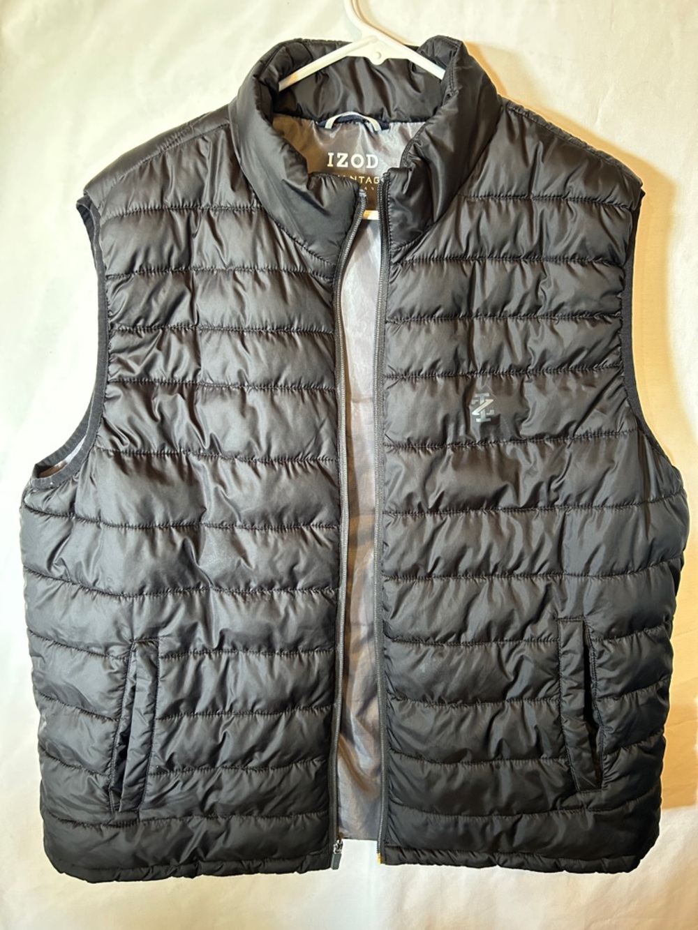 Izod Men's Black Quilted Lightweight Puffer Vest